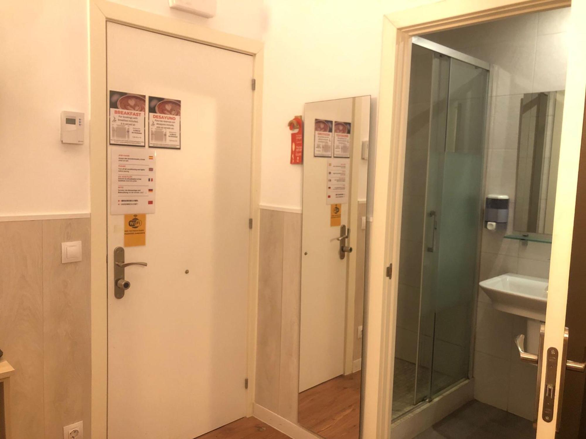 Hostal Live Natura Barcelona (Adults Only) Exteriér fotografie